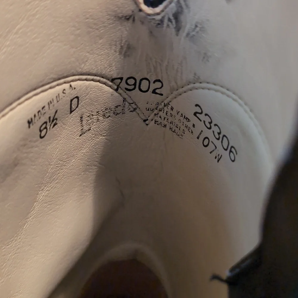 Larado Black Leather Cowboy Boots - Picture 6 of 8